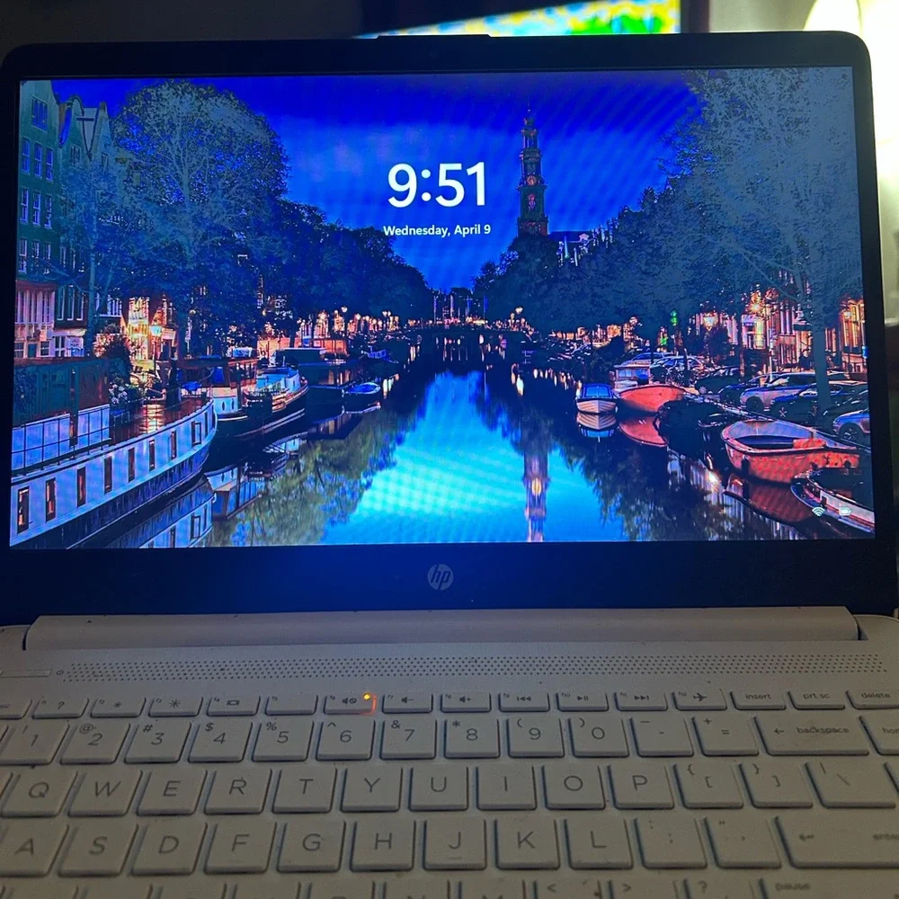 HP 14 HD Laptop - Snowflake White